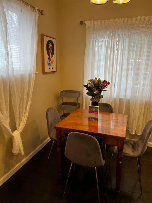 Knight Campbell Carriage House Holiday home