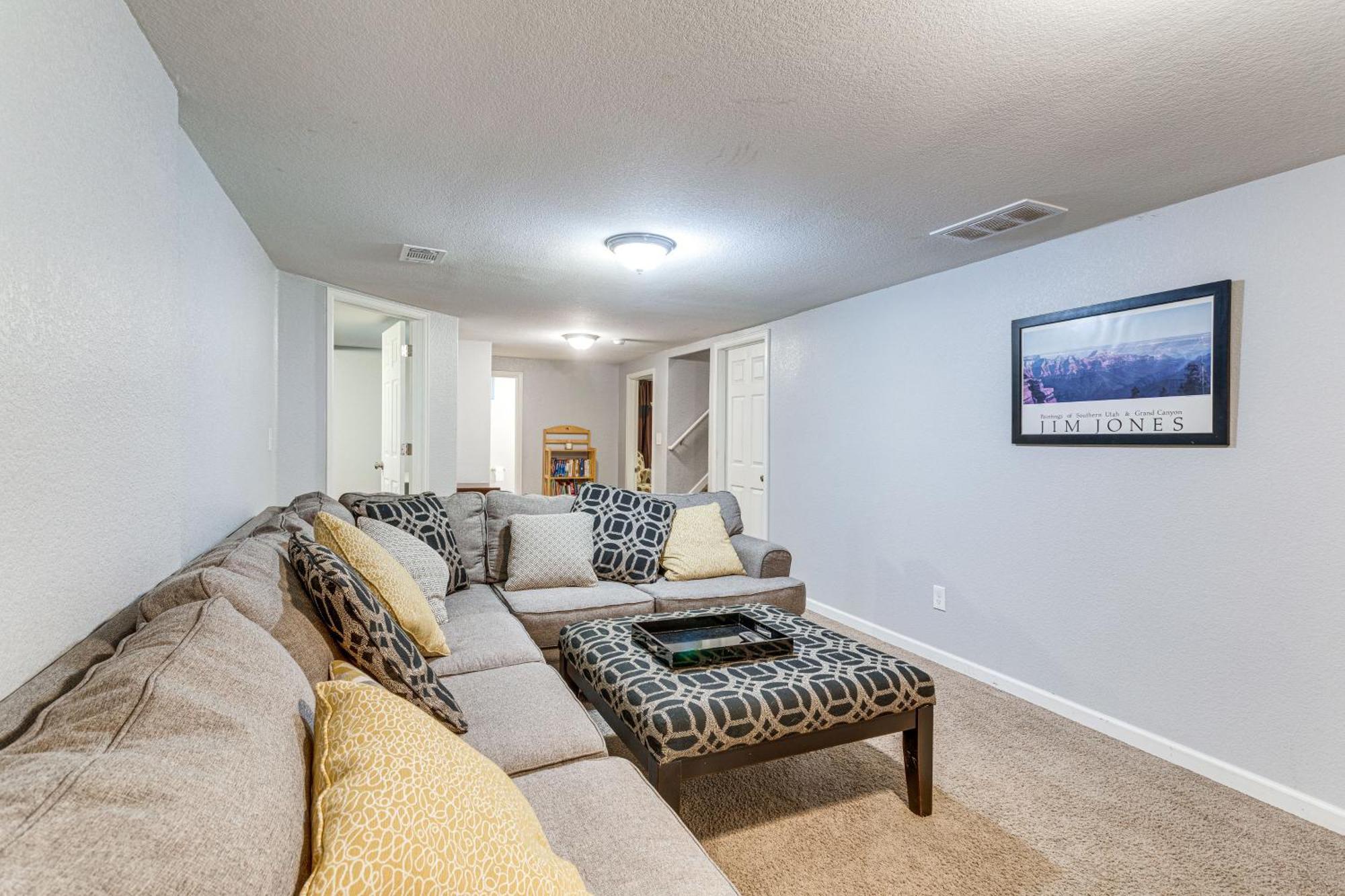 Holiday home Pet-friendly With Yard, 5 Mi To Downtown *