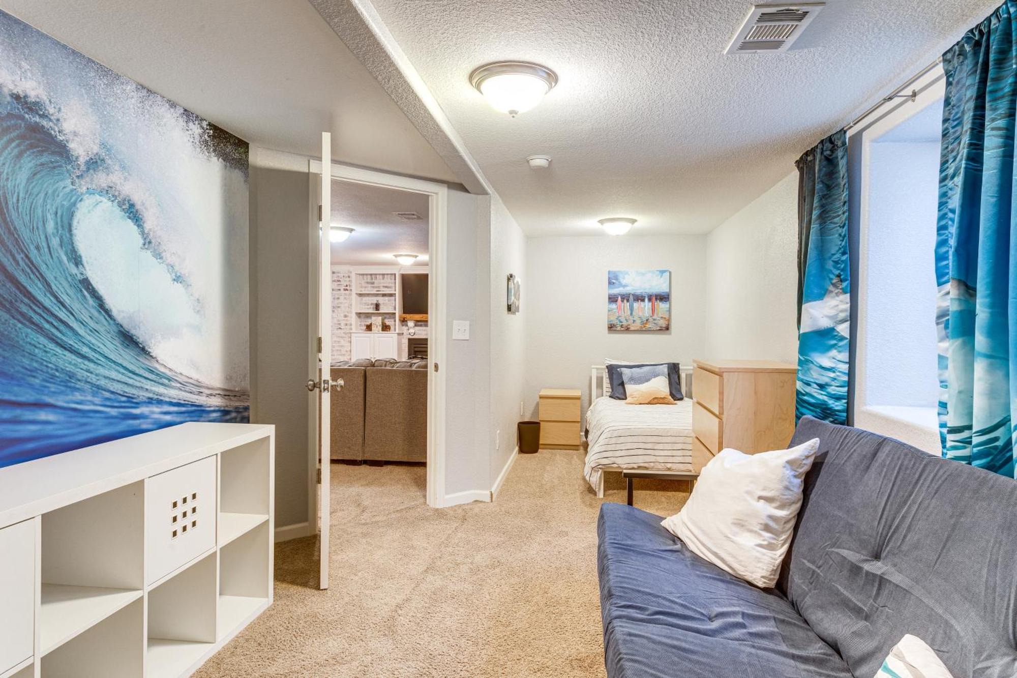 Pet-friendly With Yard, 5 Mi To Downtown Holiday home Denver