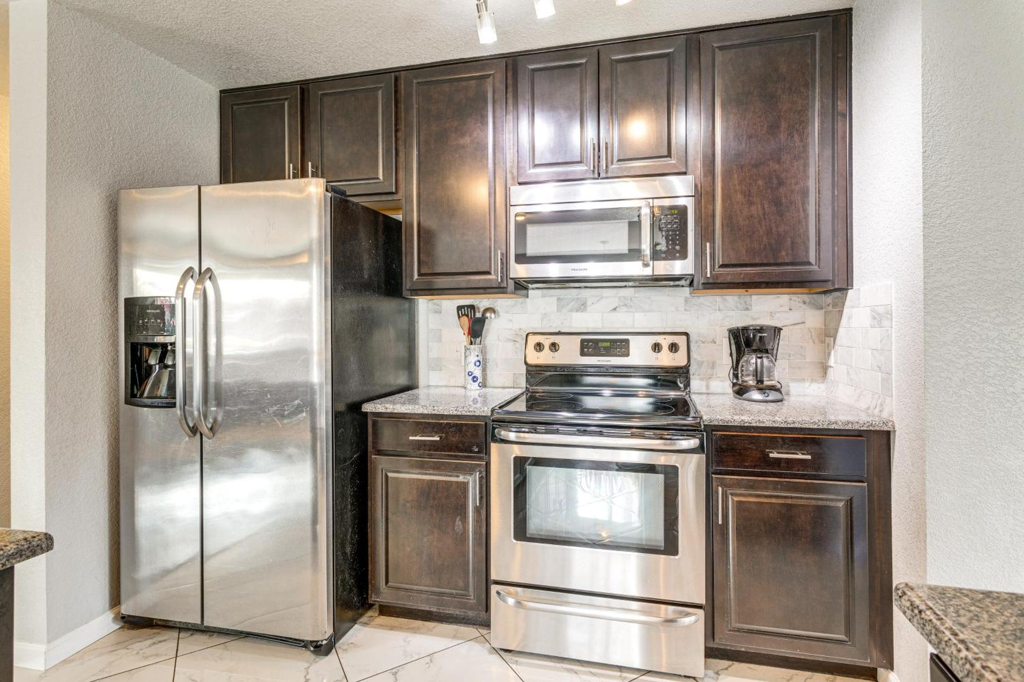 Pet-friendly With Yard, 5 Mi To Downtown Holiday home Denver