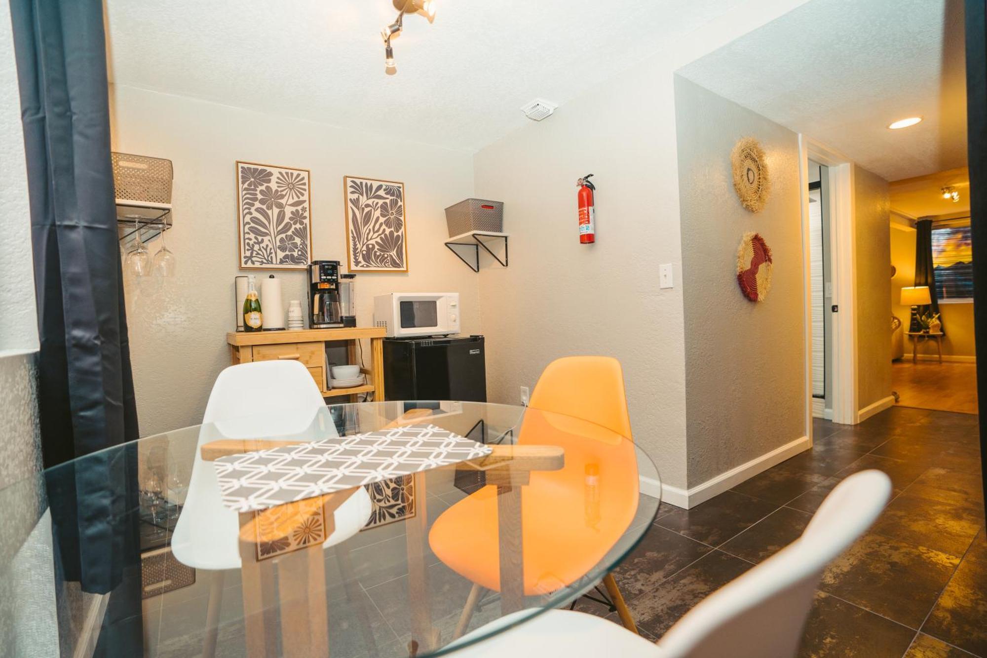 Windsor Retreat Private Basement Guest house