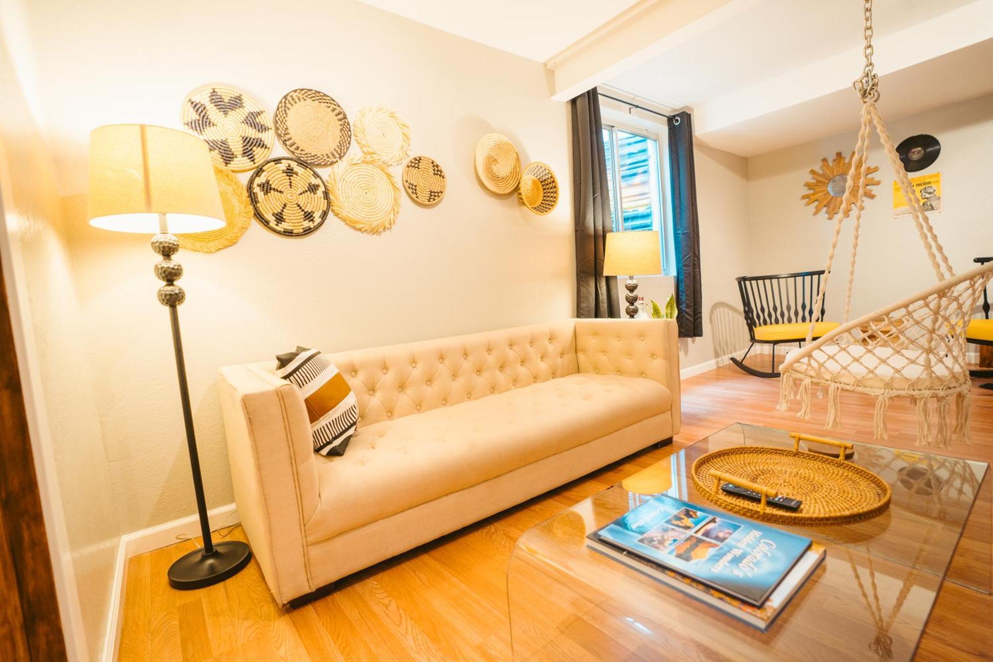 Guest house Windsor Retreat Private Basement Denver