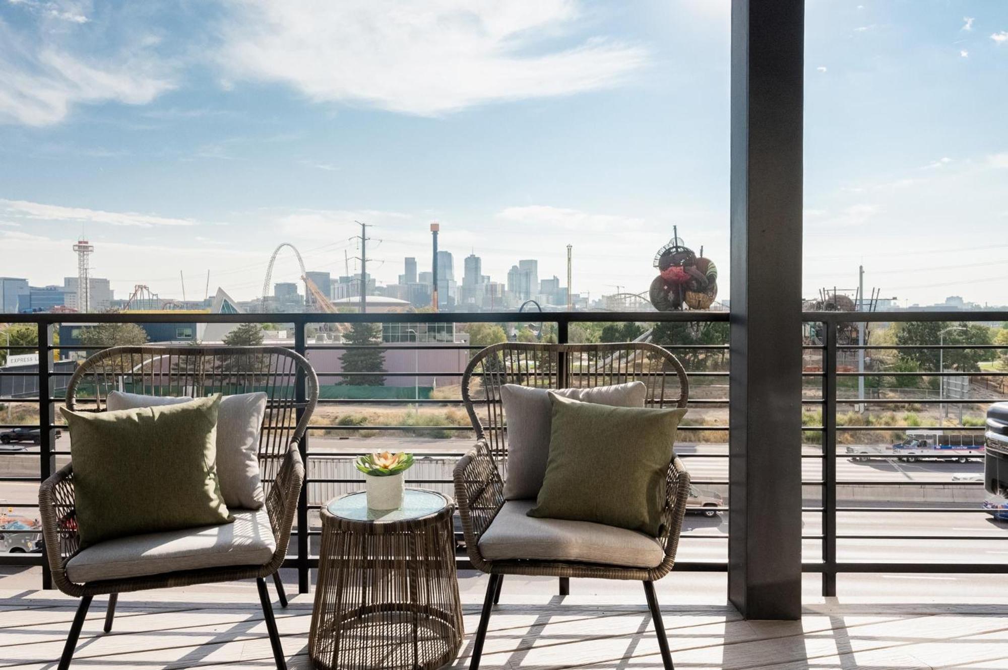 Holiday home Views! - Chic Jefferson Park - Tesoro