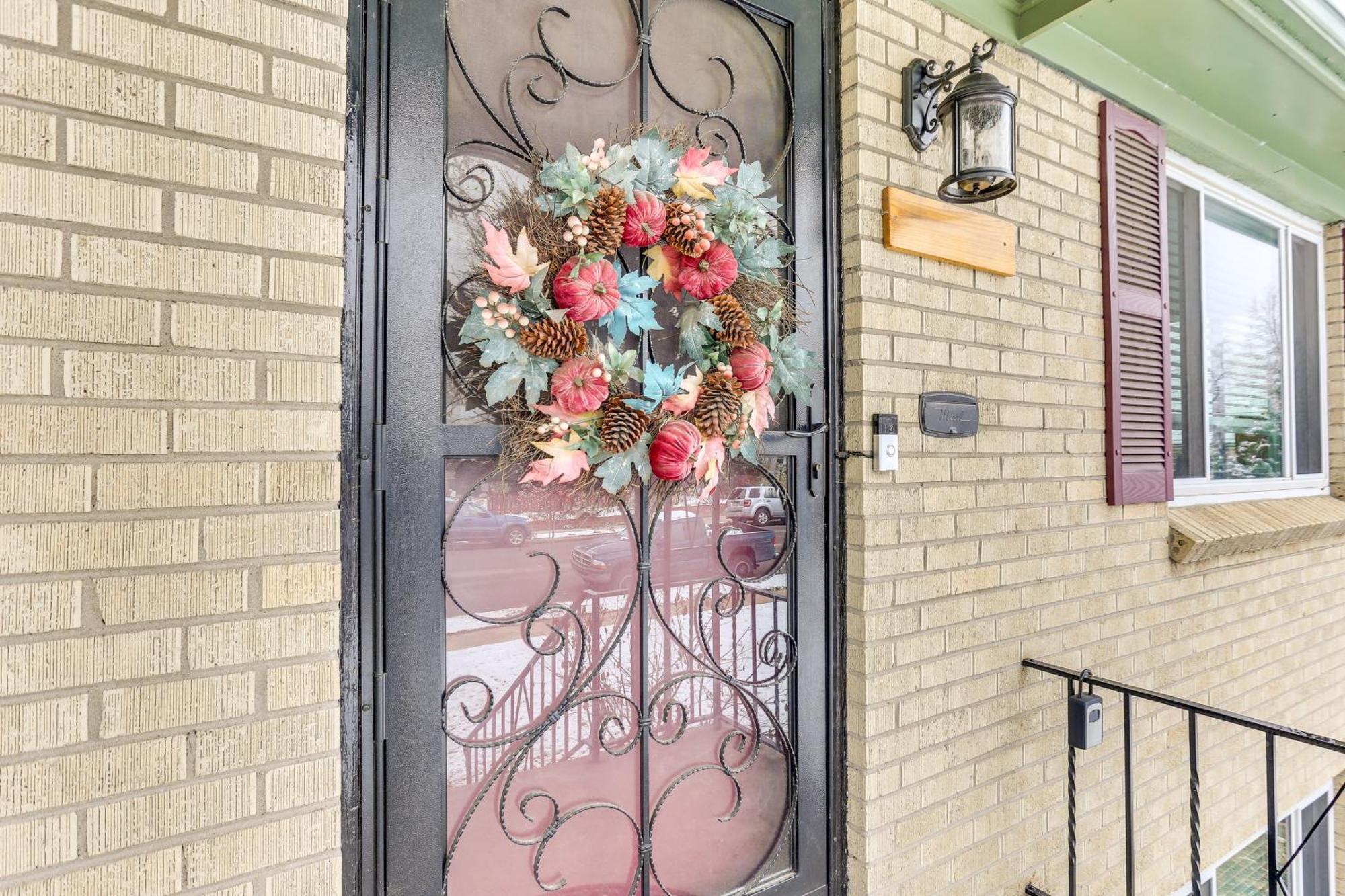 Dog-friendly With Shared Yard! *