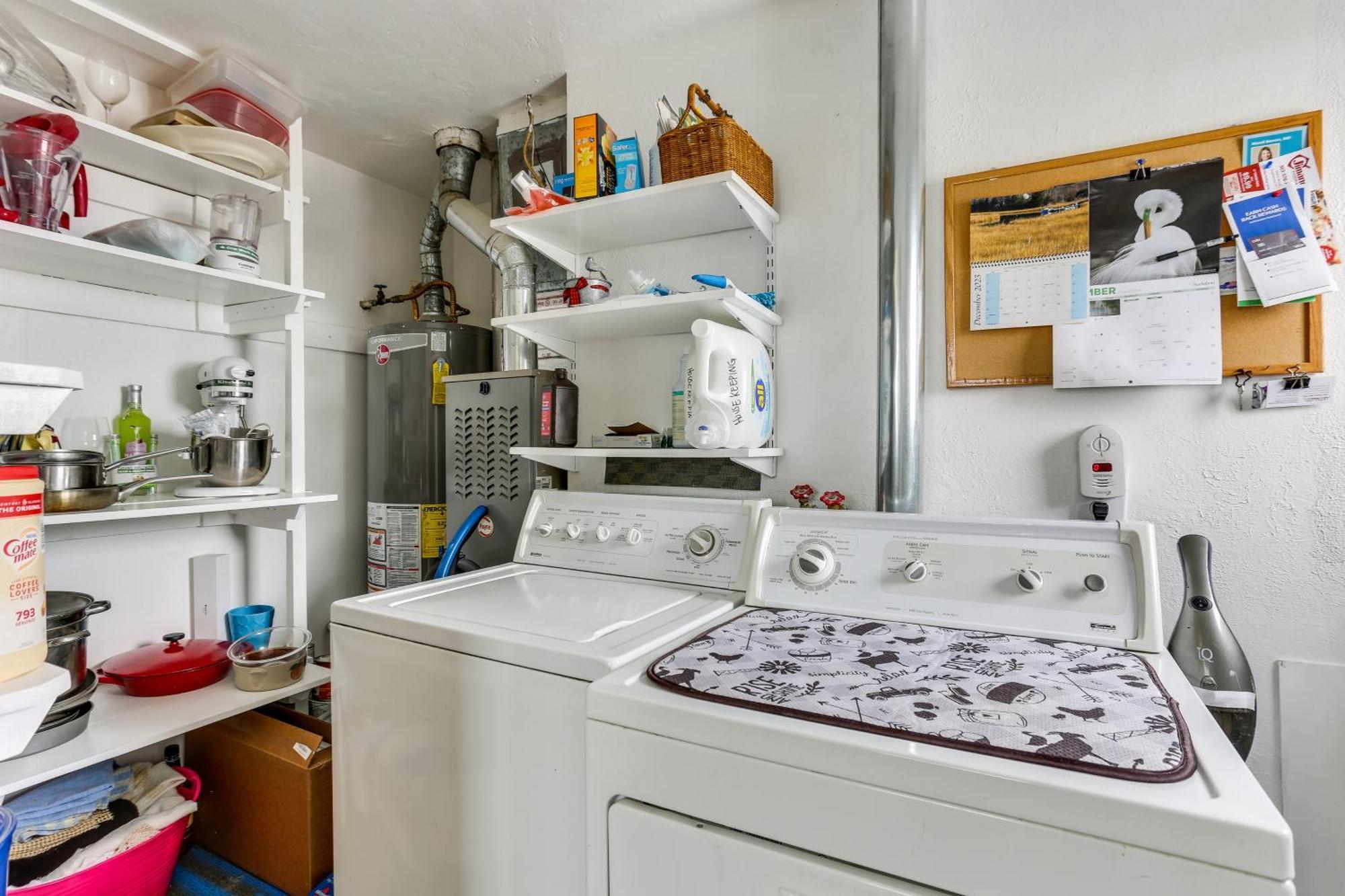 Dog-friendly With Shared Yard! Denver