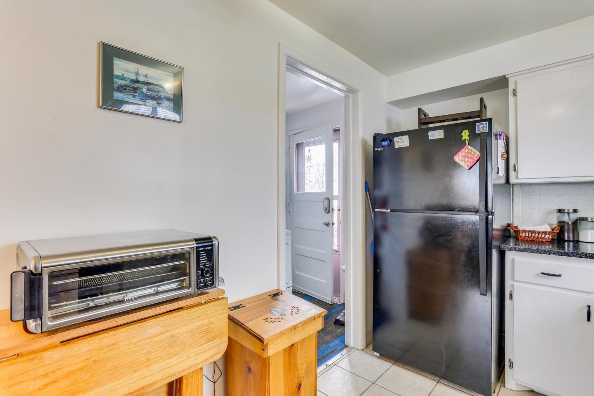 Dog-friendly With Shared Yard! Apartment