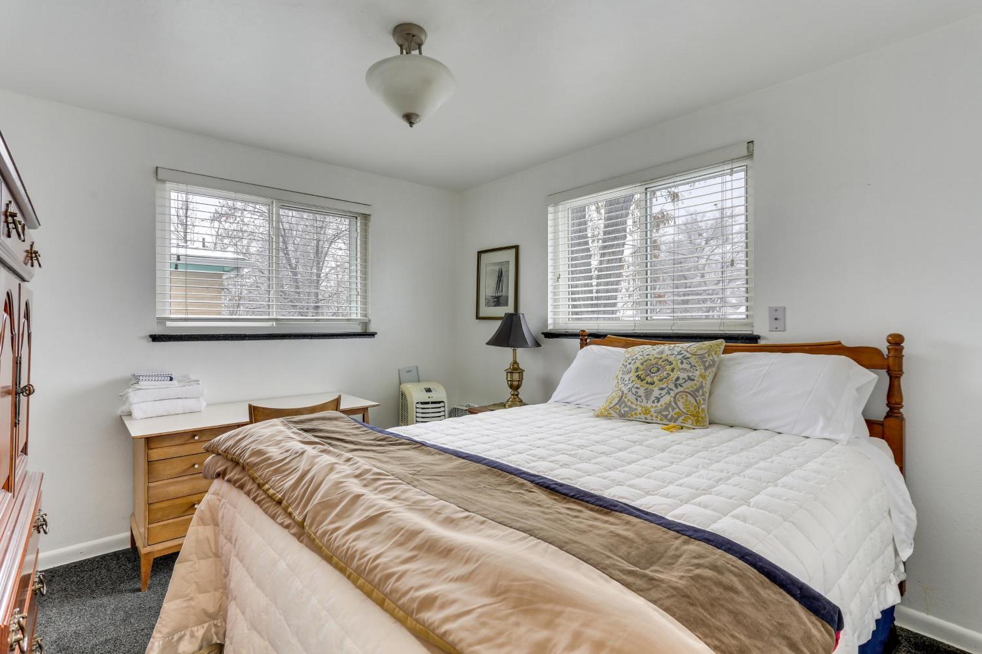 Dog-friendly With Shared Yard! Apartment *