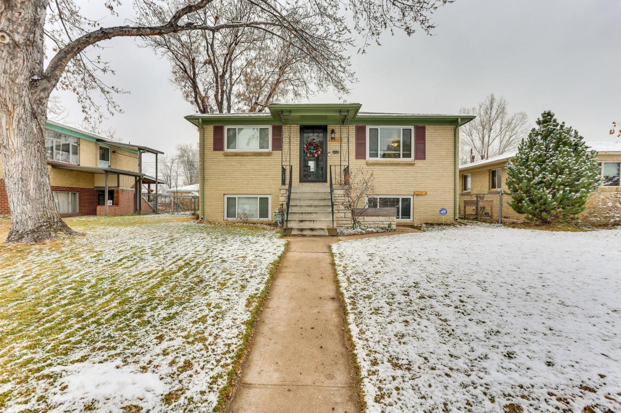 Dog-friendly With Shared Yard! *