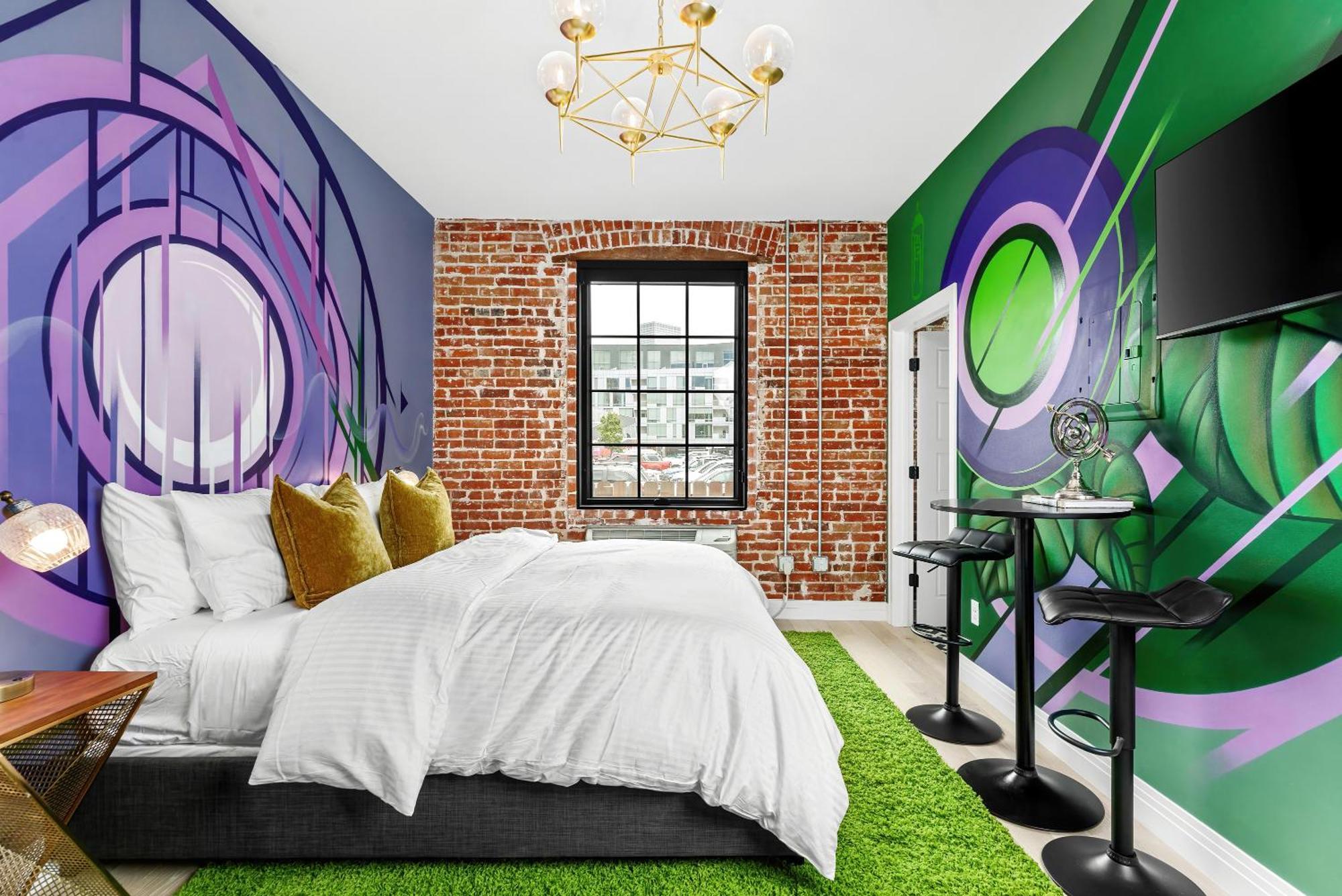 The Acoma House 3* Denver