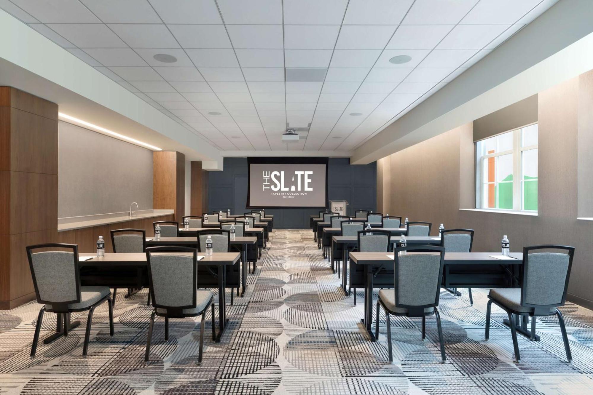 Hotel The Slate Downtown, Tapestry By Hilton 4*