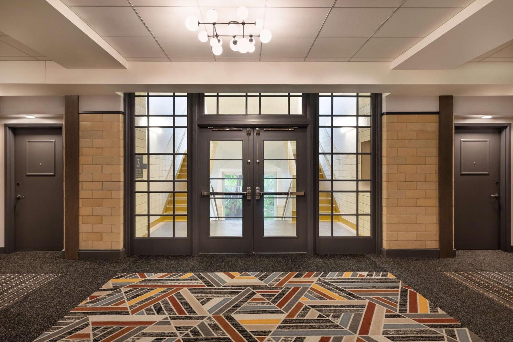 The Slate Downtown, Tapestry By Hilton Hotel 4*