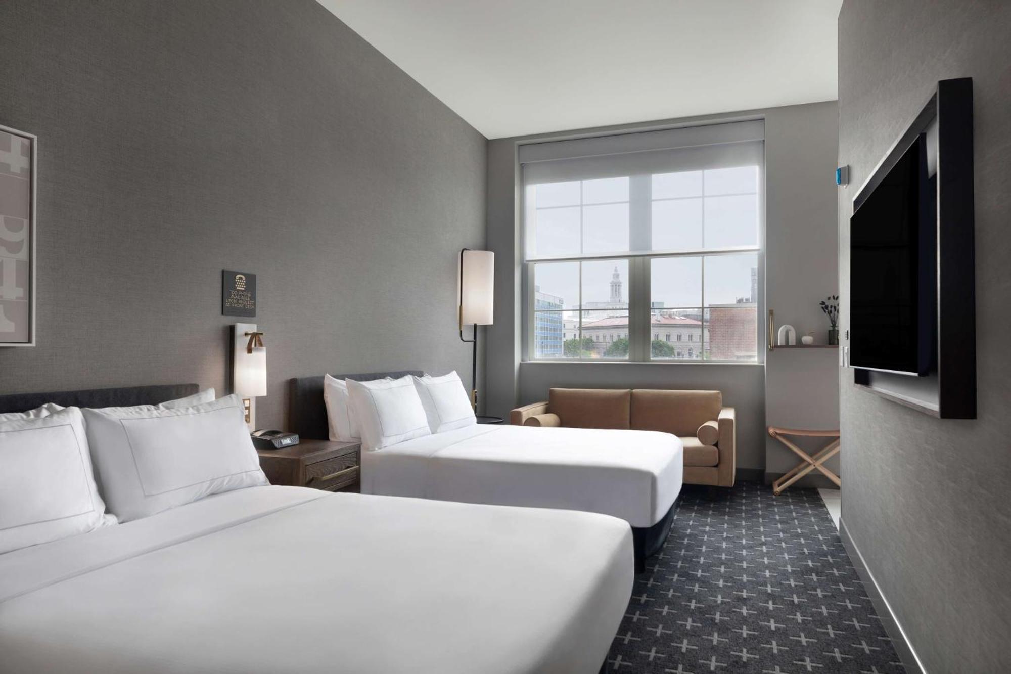 The Slate Downtown, Tapestry By Hilton Hotel 4*