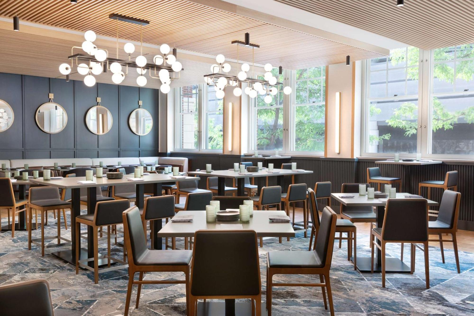 The Slate Downtown, Tapestry By Hilton Hotel 4*