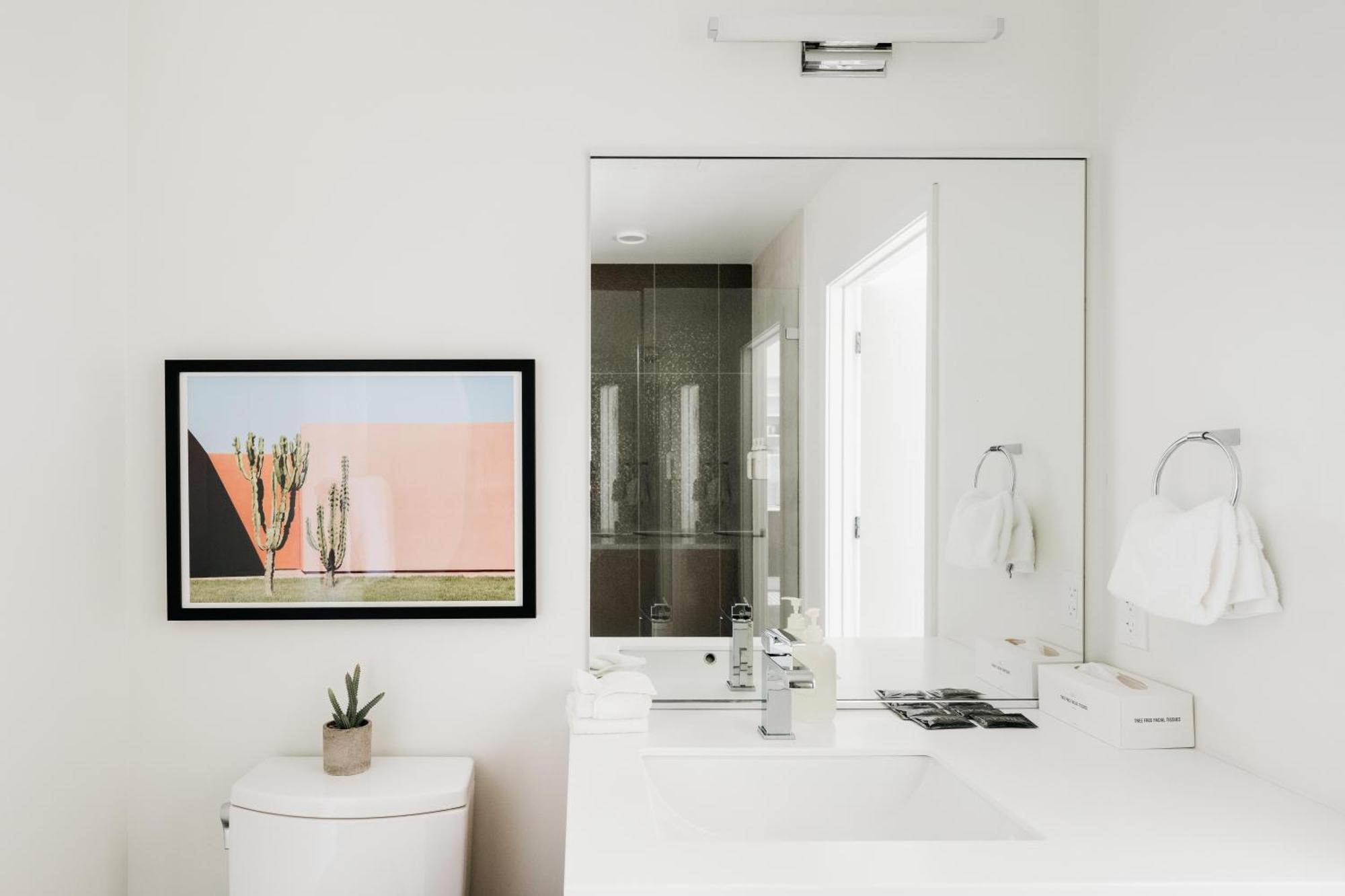 Fifty Shapes Of Modern - Skyline Loft - Zuni Lofts