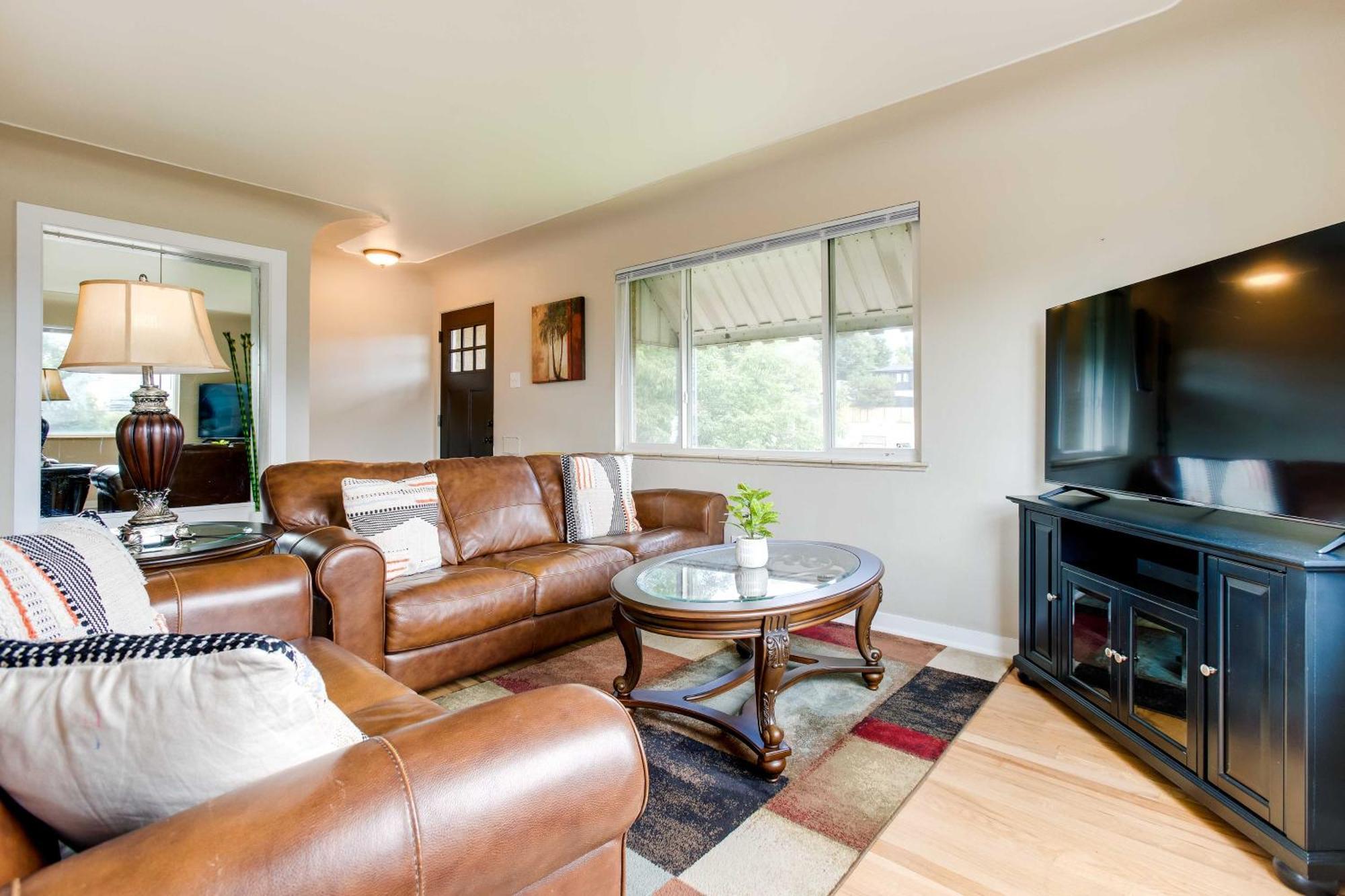 Charming Cherry Creek Duplex 3 Mi To Zoo! Holiday home