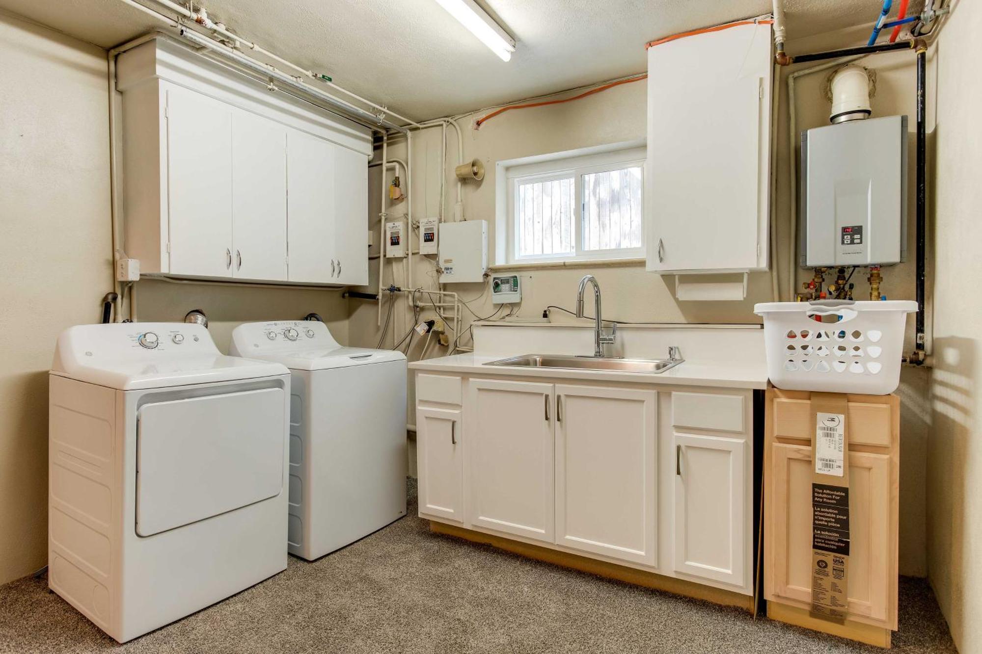 Charming Cherry Creek Duplex 3 Mi To Zoo! * Denver