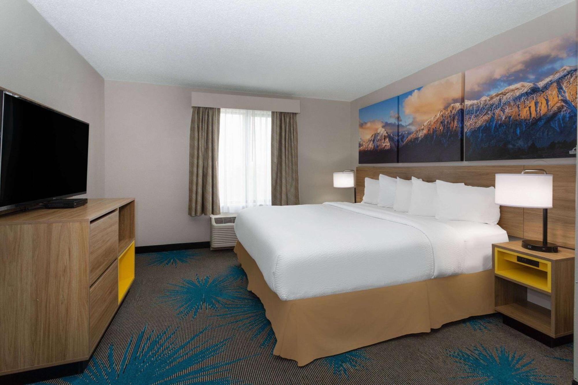 Hotel Days & By Wyndham International Airport Denver