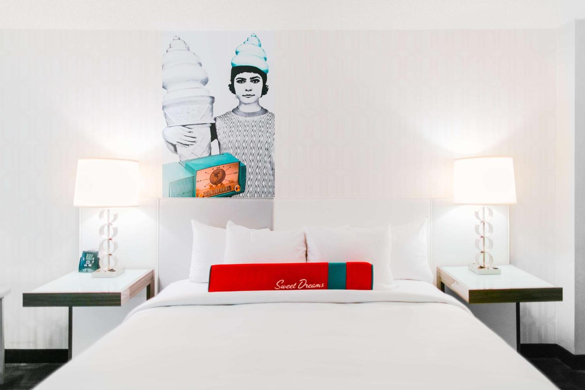 Hotel The Curtis - A Doubletree By Hilton