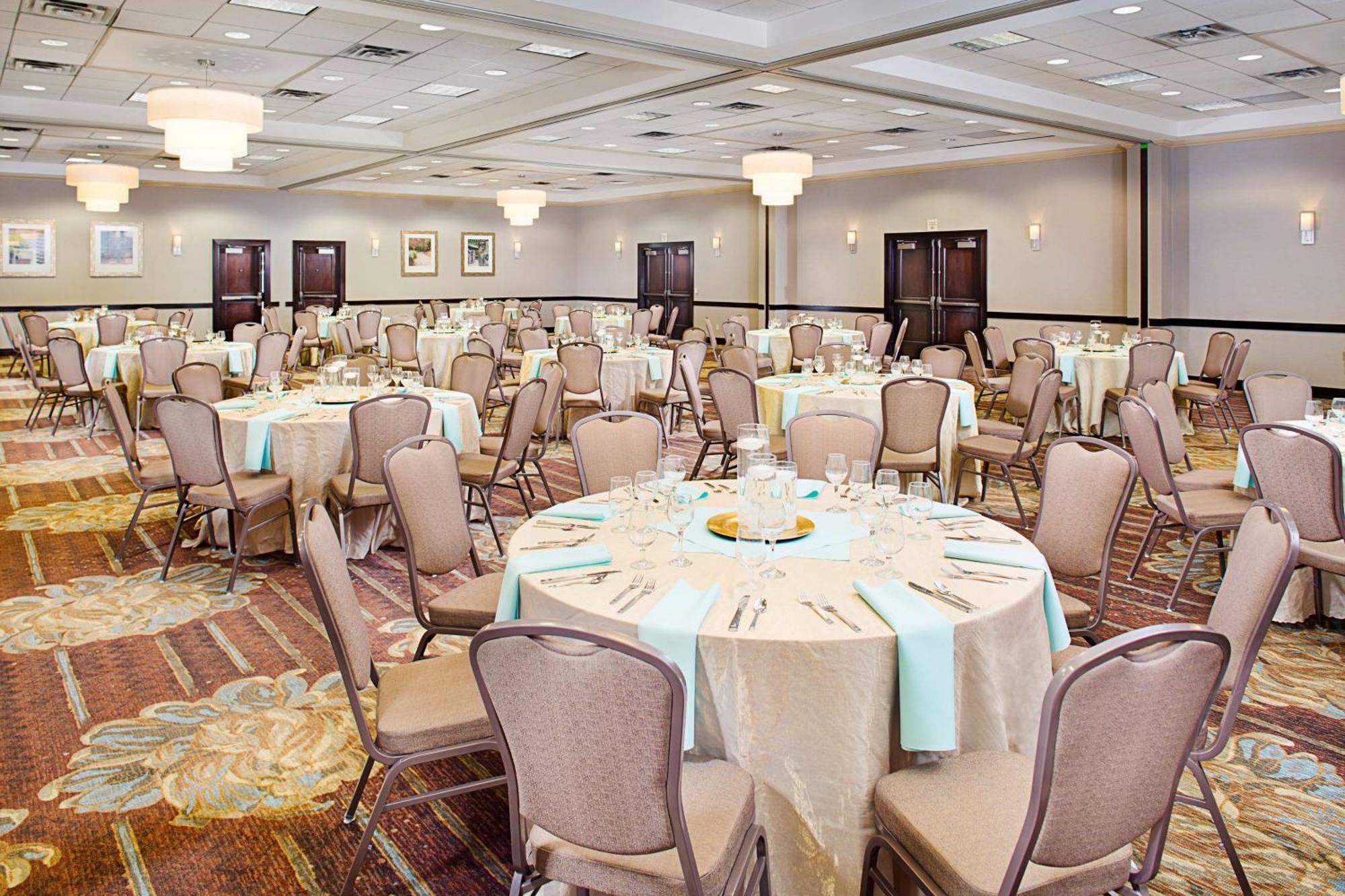 Hotel Hilton Garden Tech Center 3*