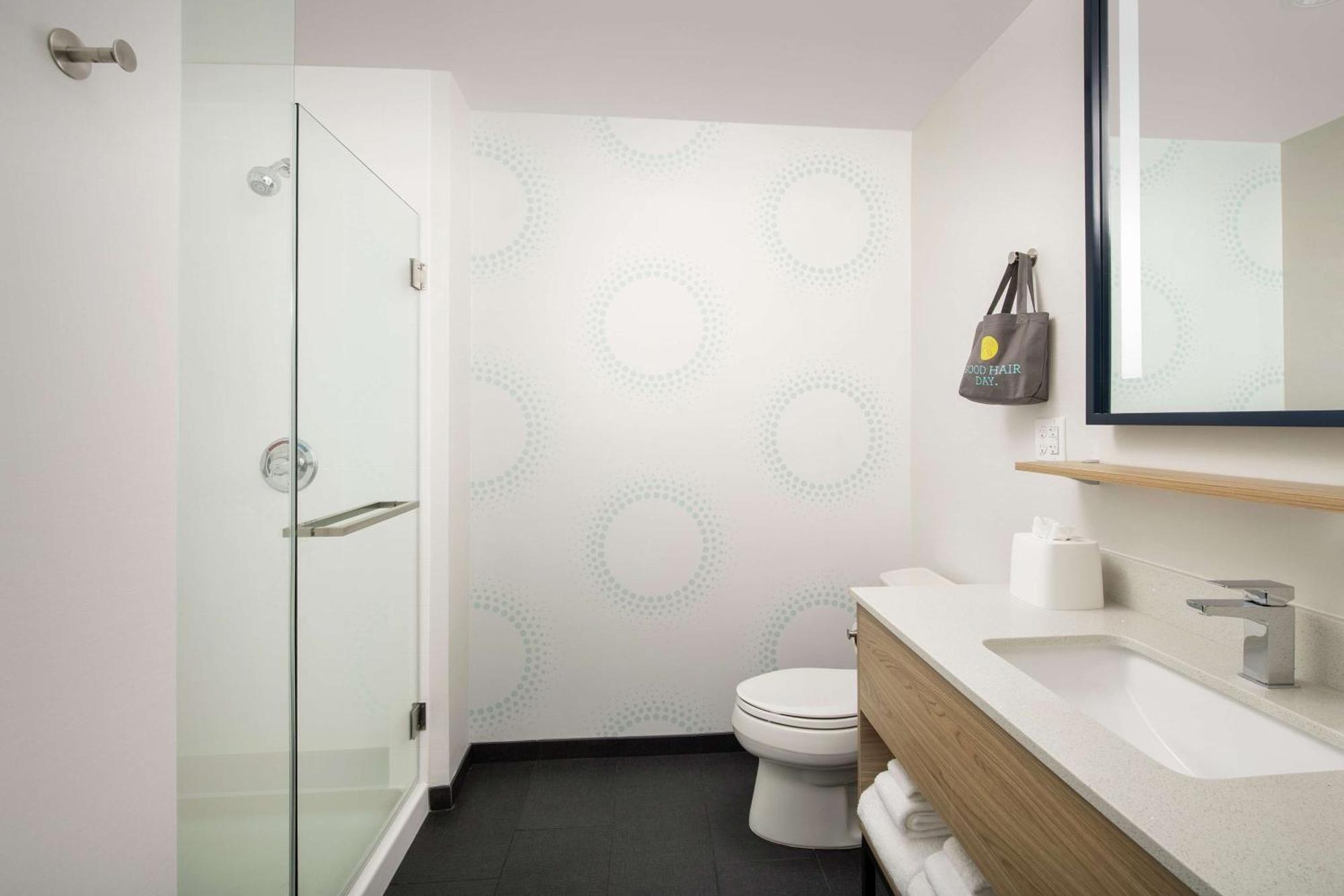 Tru By Hilton Airport Tower Road Hotel 3*