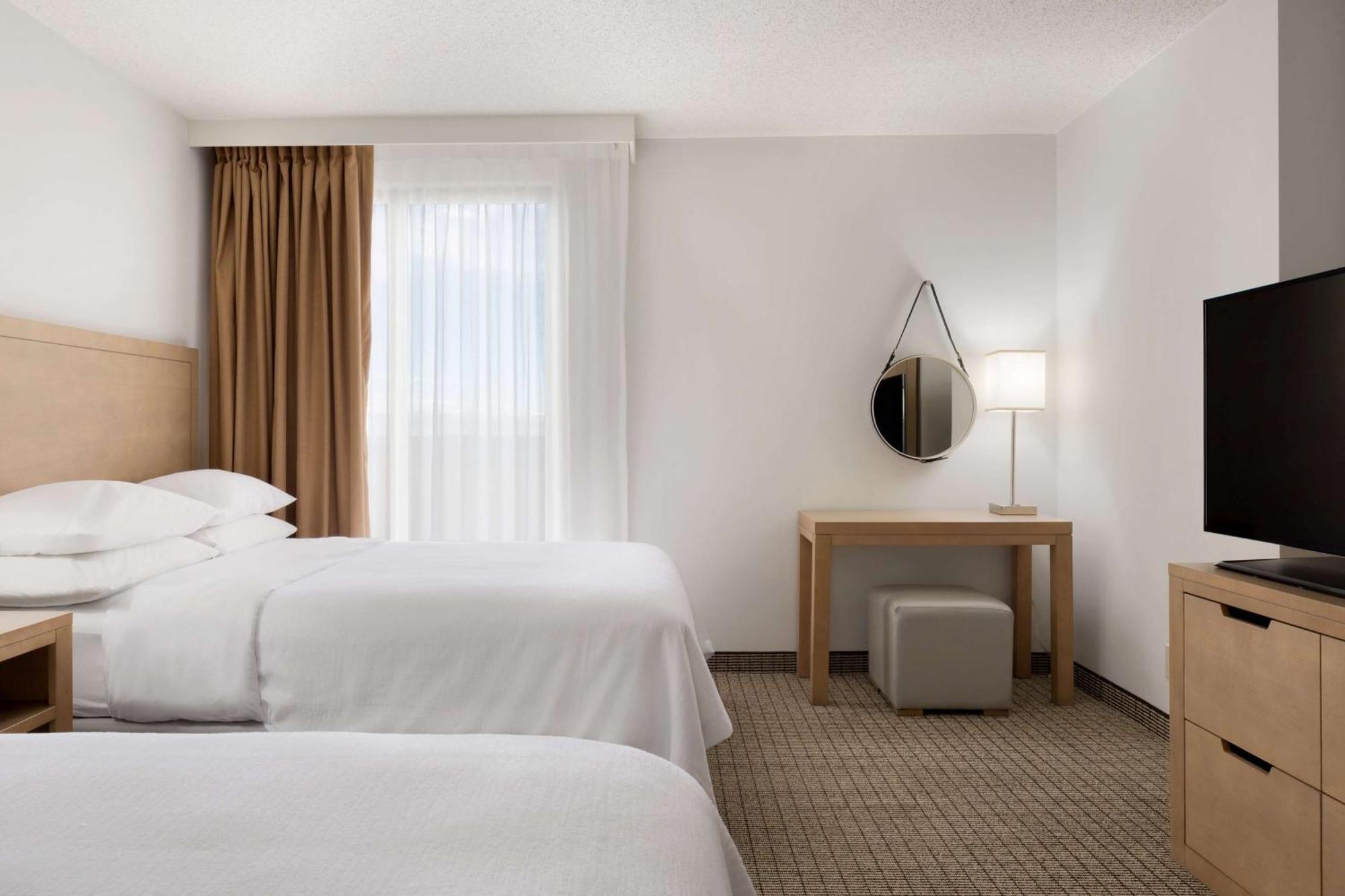 Hotel Embassy By Hilton International Airport Denver