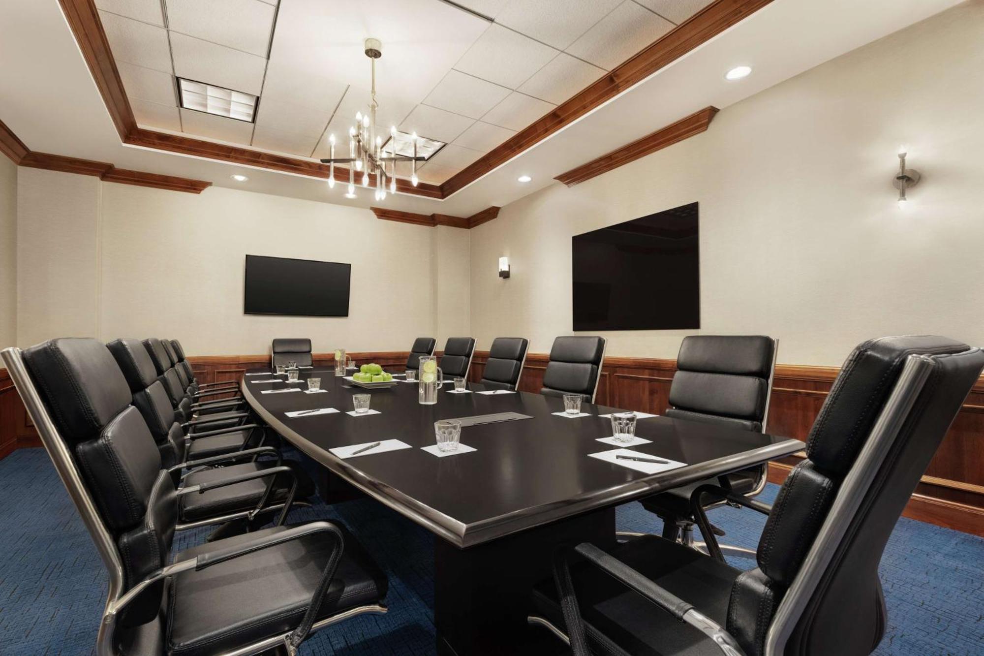 Embassy By Hilton International Airport 4* Denver