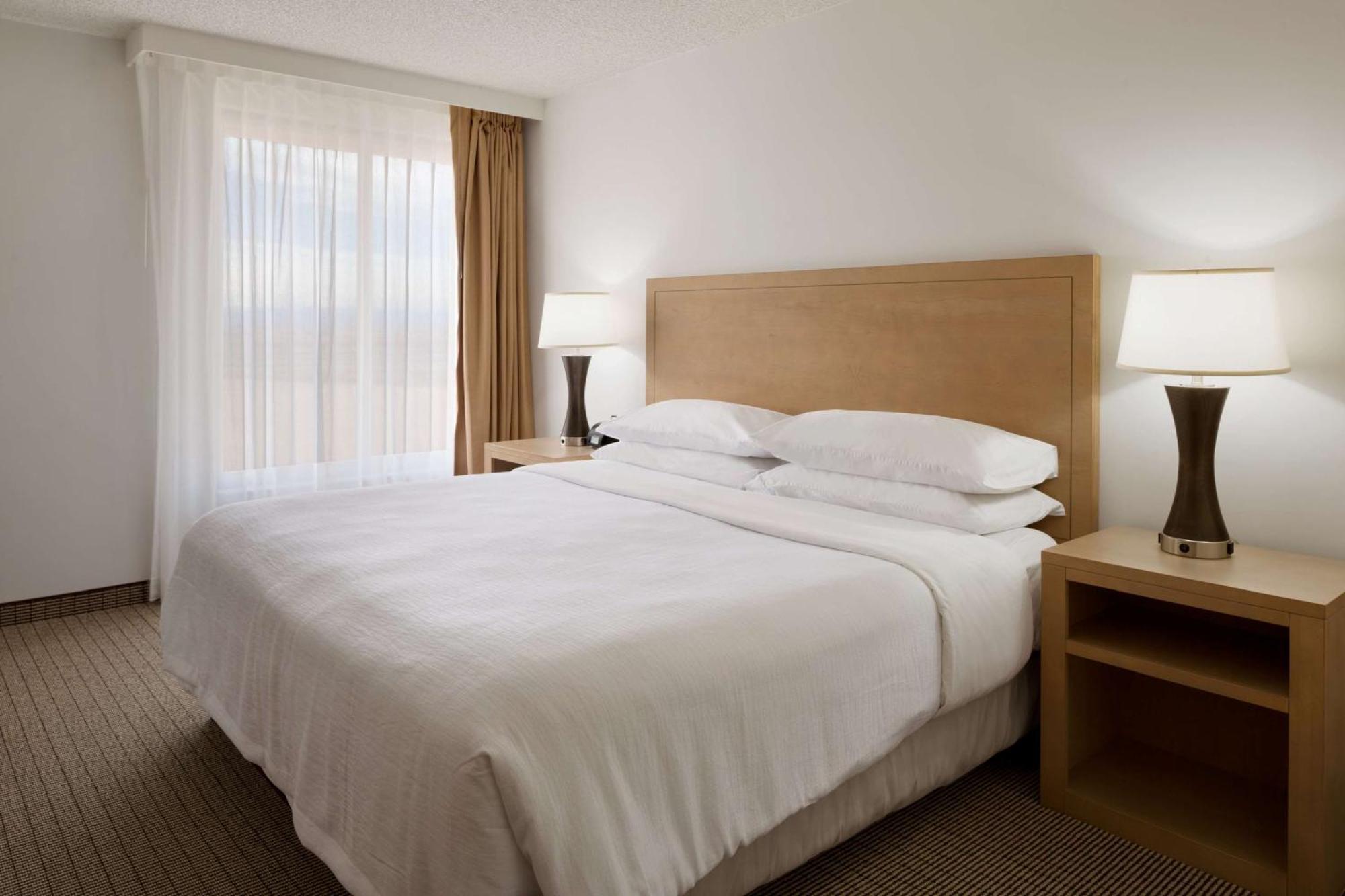 Embassy By Hilton International Airport Hotel Denver