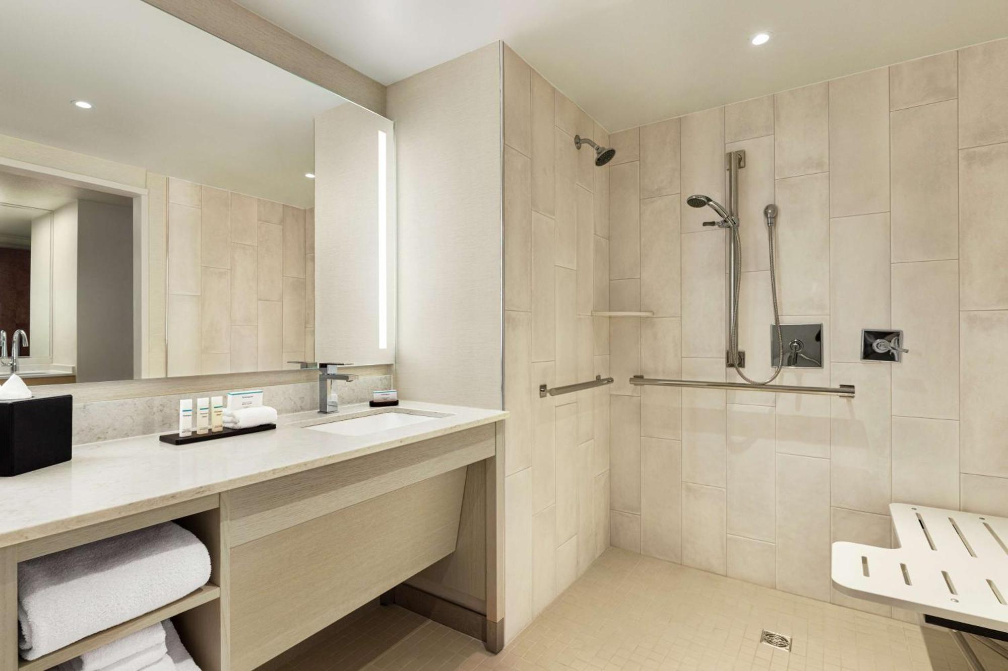 Embassy By Hilton International Airport Hotel 4*