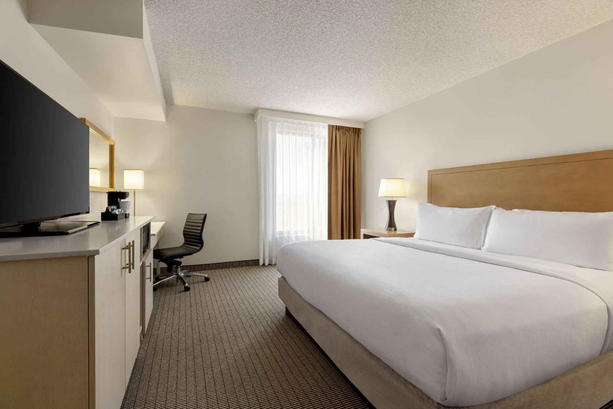 Embassy By Hilton International Airport Hotel Denver
