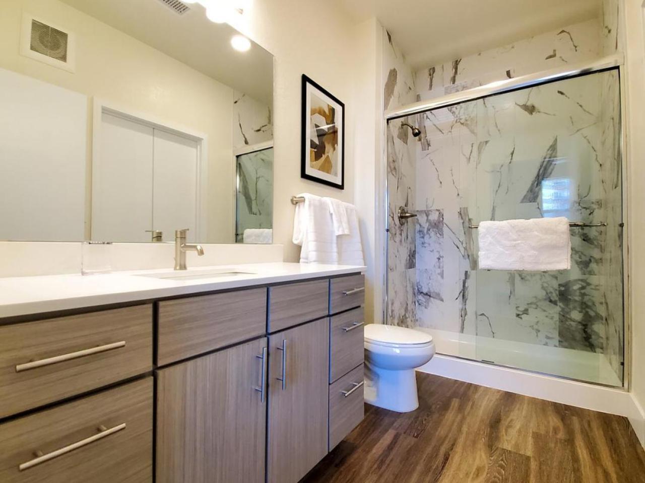 Landing Modern With Amazing Amenities