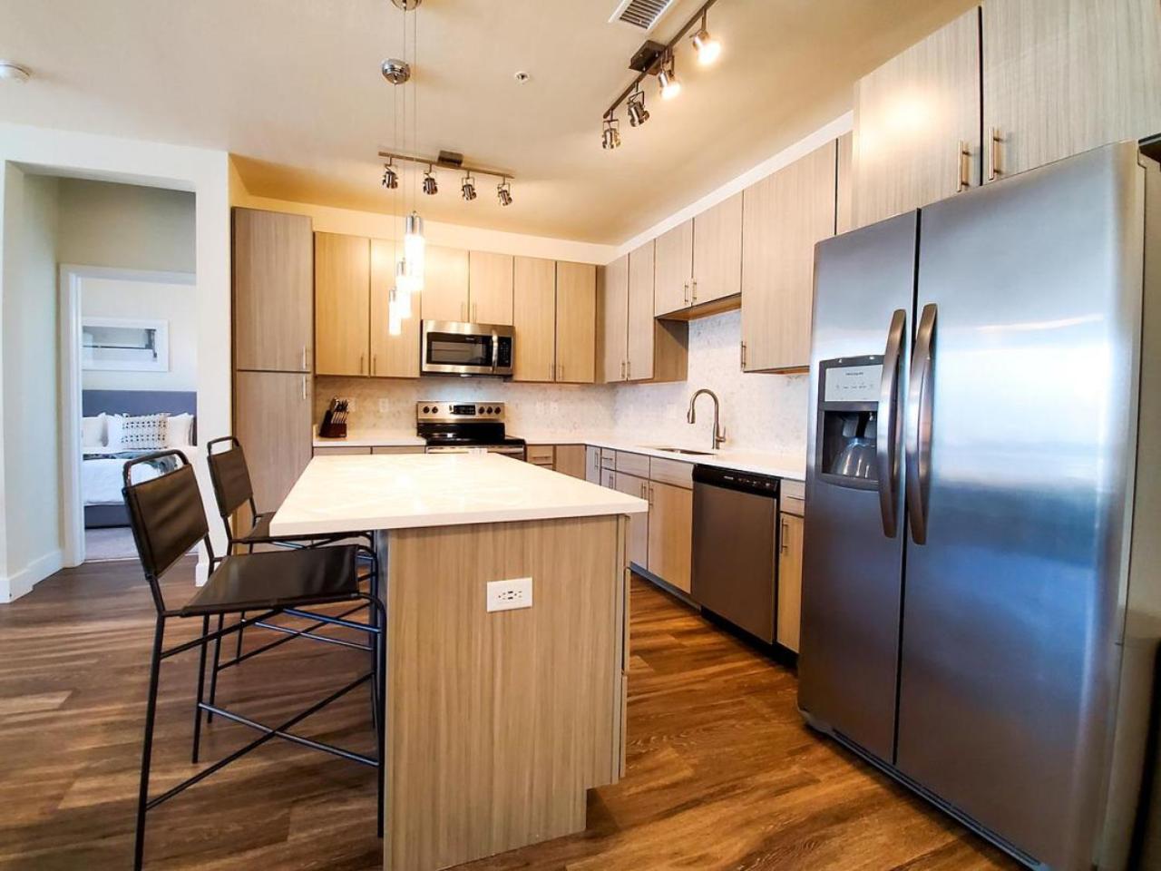 Landing Modern With Amazing Amenities * Denver