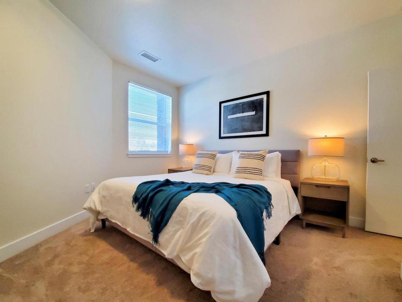 Landing Modern With Amazing Amenities Denver