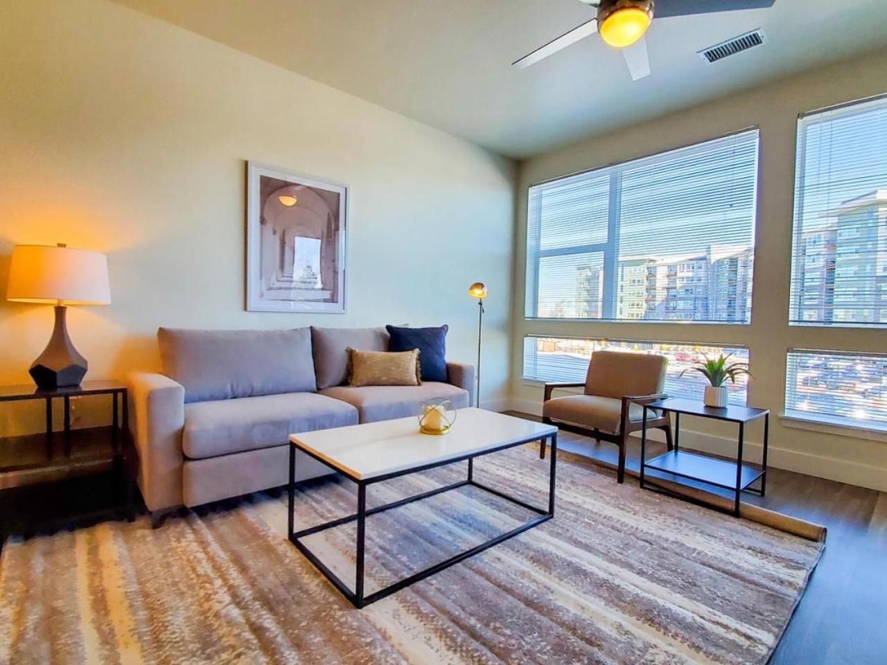 Landing Modern With Amazing Amenities *