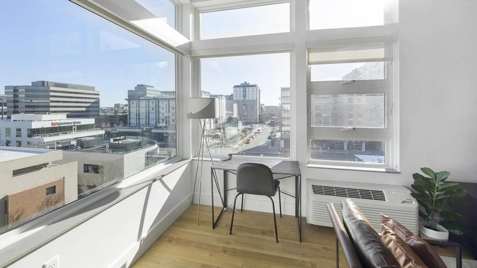 Apartment Landing - Modern With Amazing Amenities *