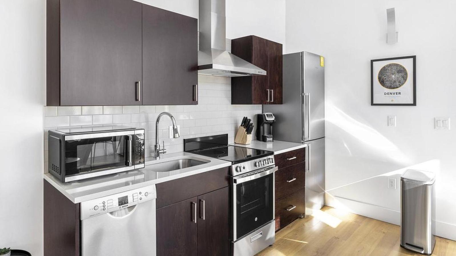 Apartment Landing - Modern With Amazing Amenities