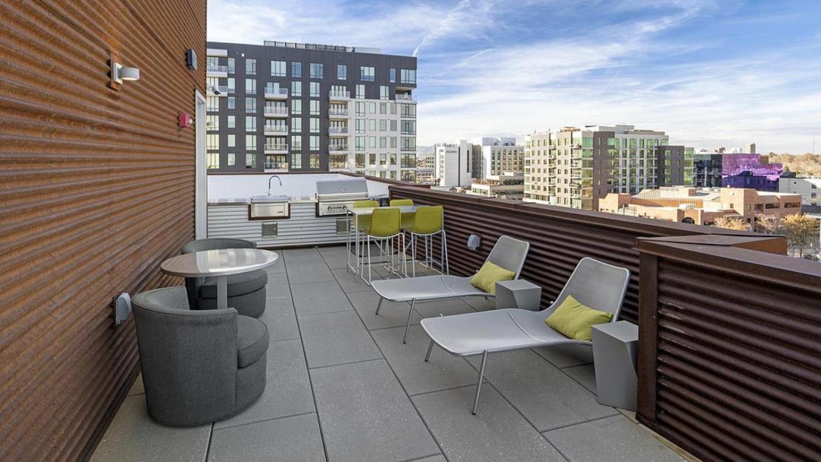 Landing - Modern With Amazing Amenities