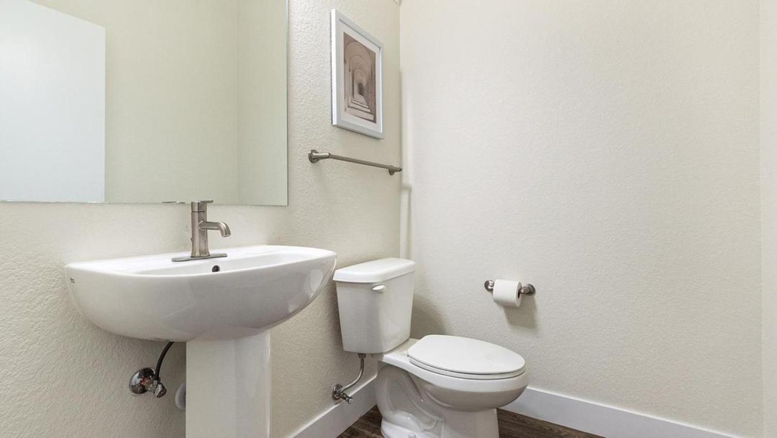 Landing Modern With Amazing Amenities Apartment *