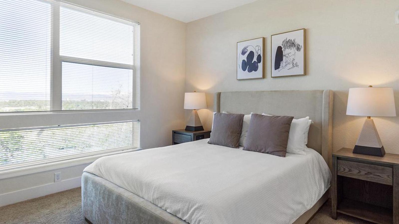 Landing Modern With Amazing Amenities Denver
