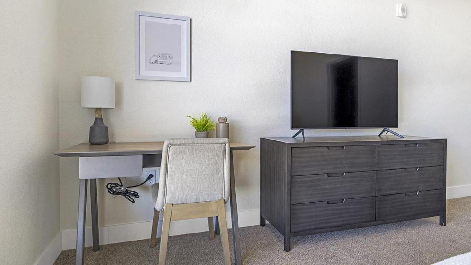 Landing Modern With Amazing Amenities *