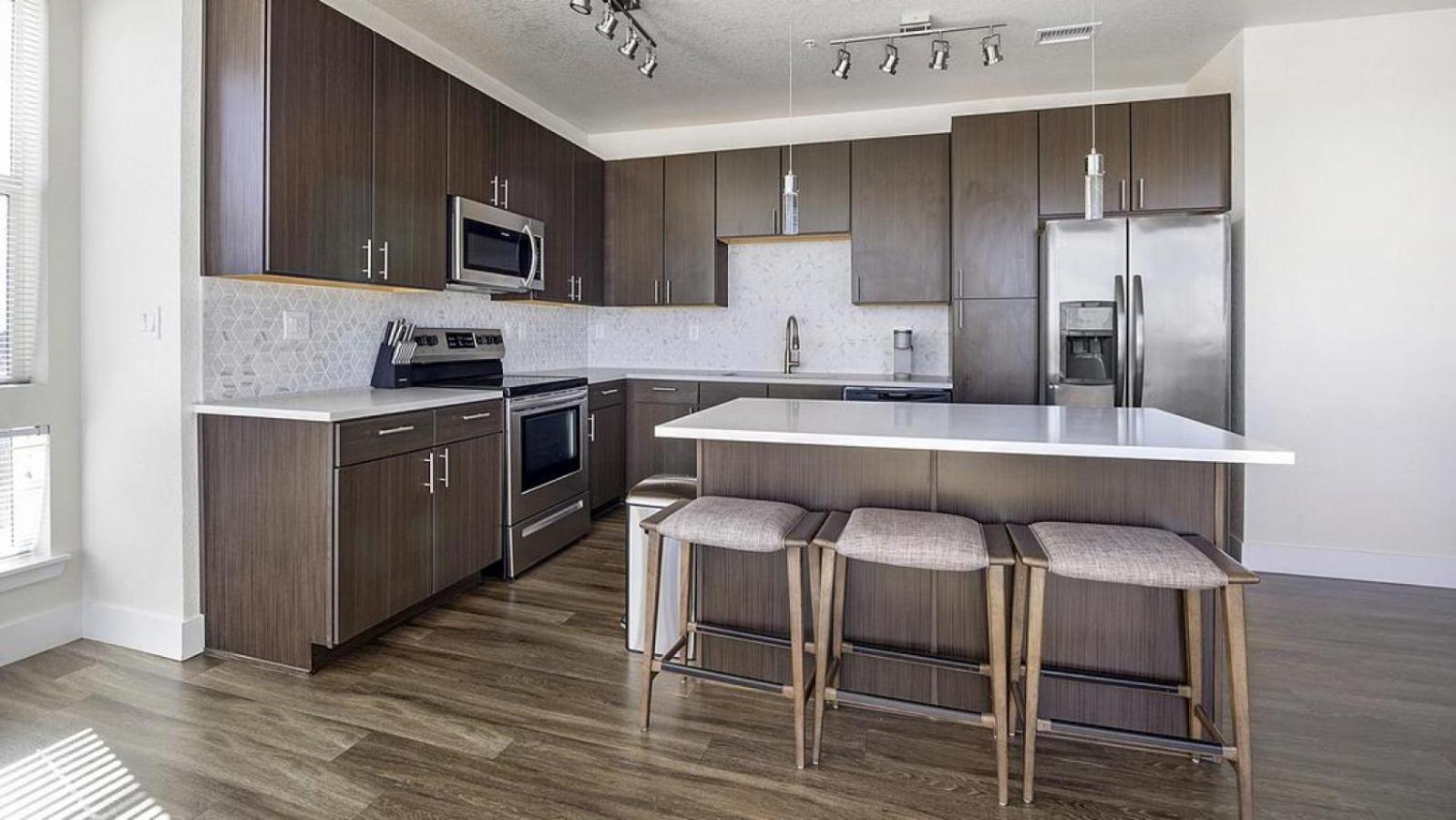 Apartment Landing Modern With Amazing Amenities Denver