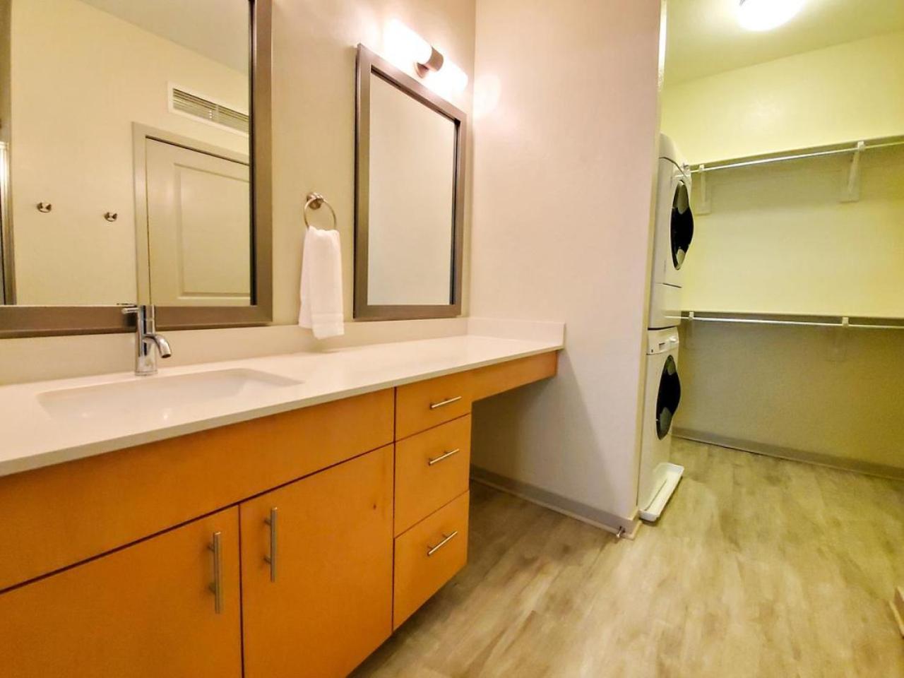 Landing Modern With Amazing Amenities Apartment