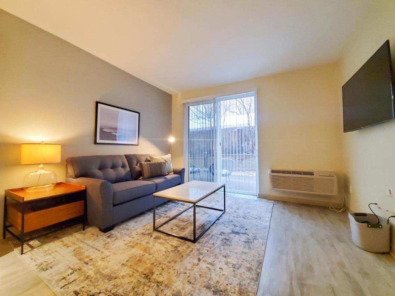 Landing Modern With Amazing Amenities * Denver