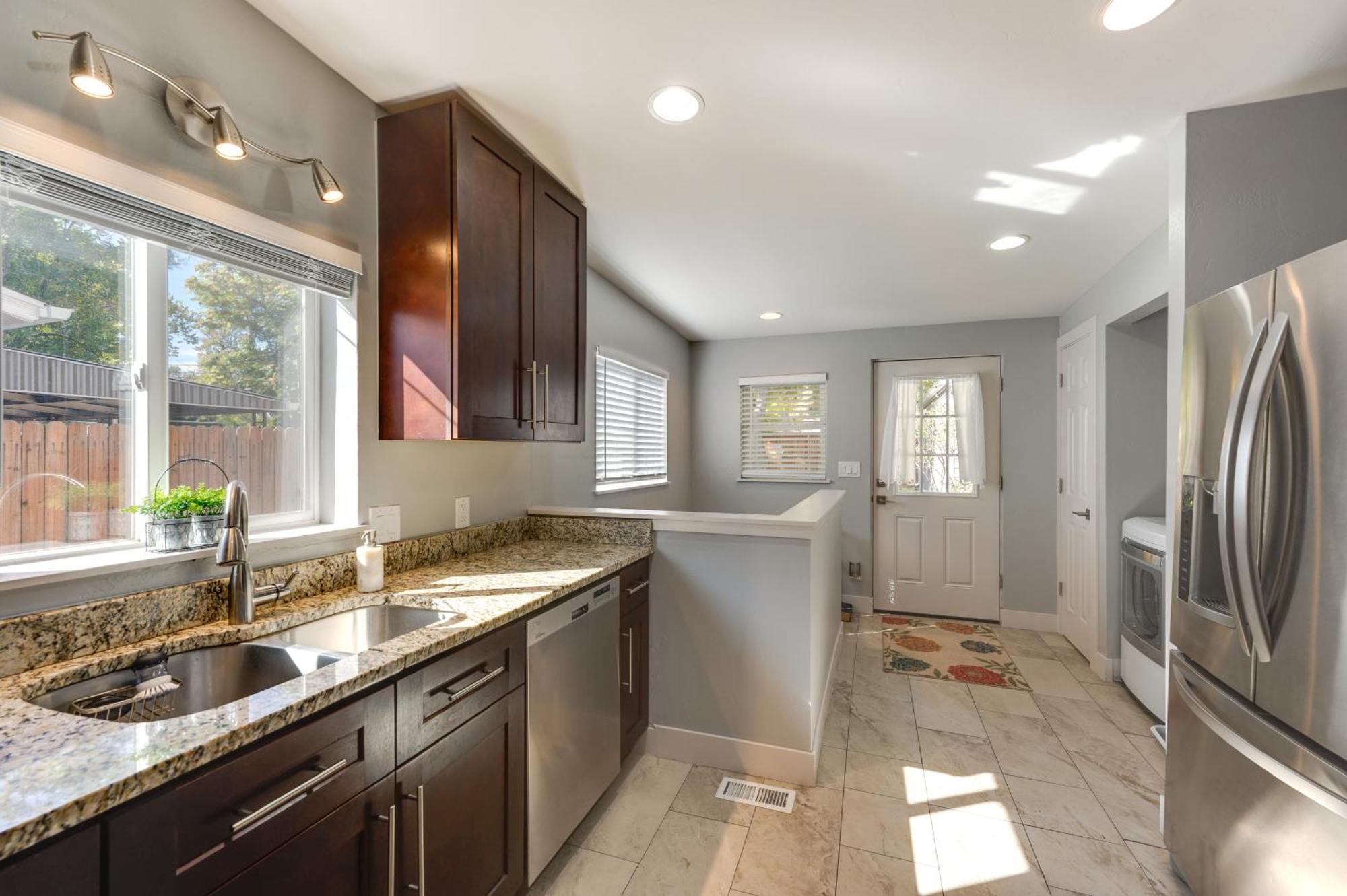 Bright With Backyard And Patio! * Denver