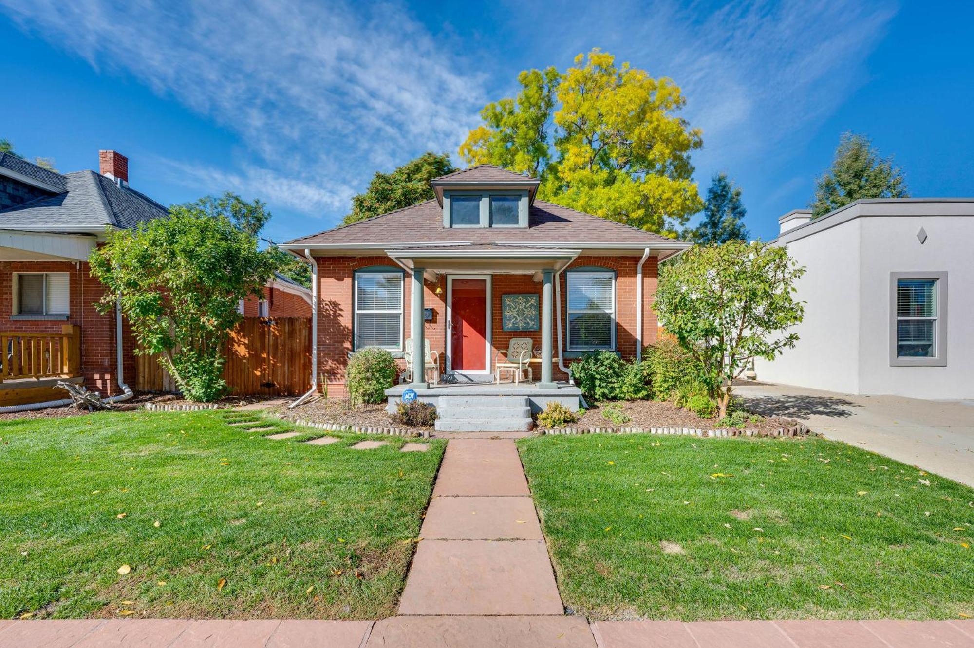 Bright With Backyard And Patio! Holiday home Denver