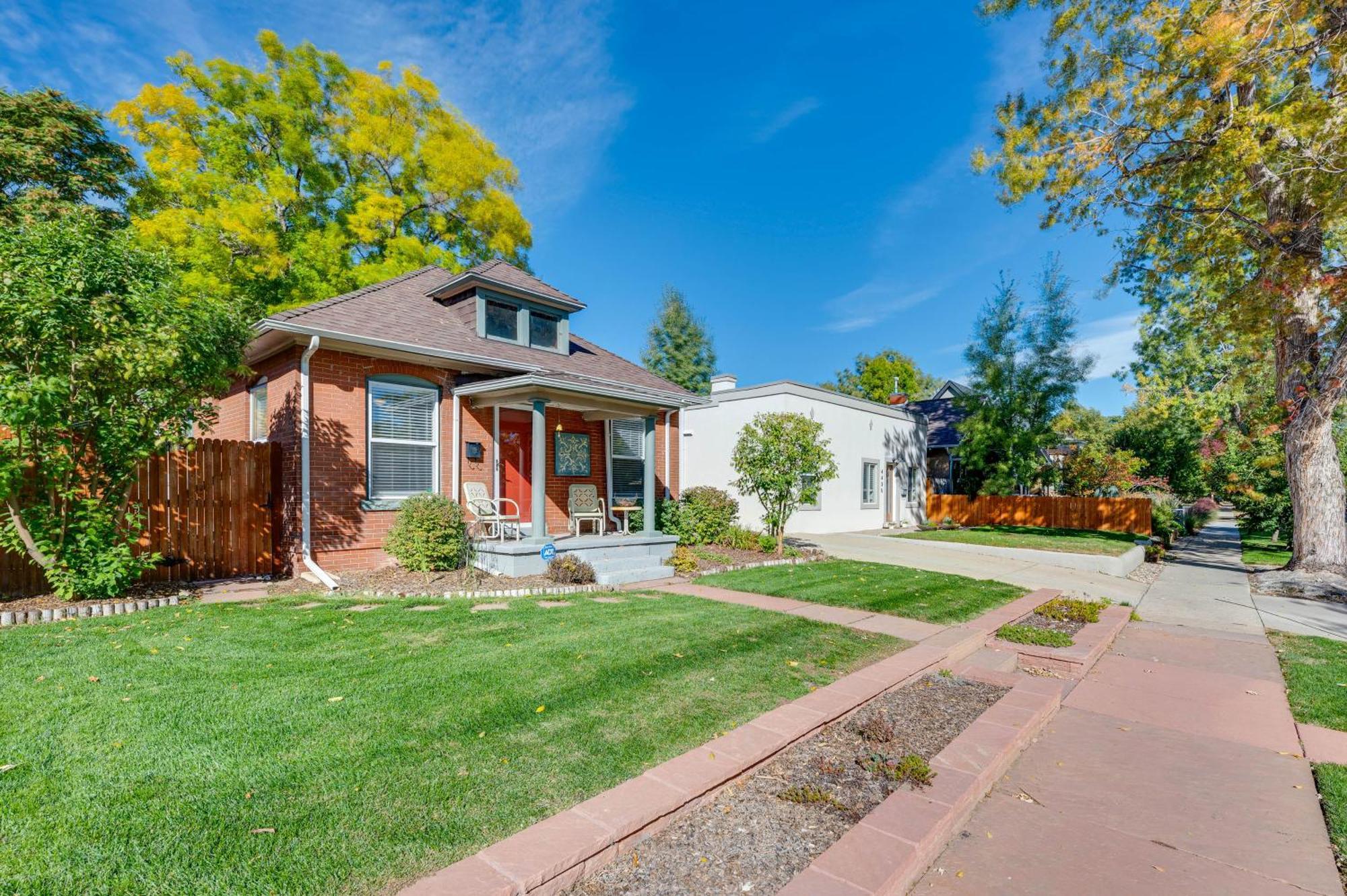 Bright With Backyard And Patio! Denver