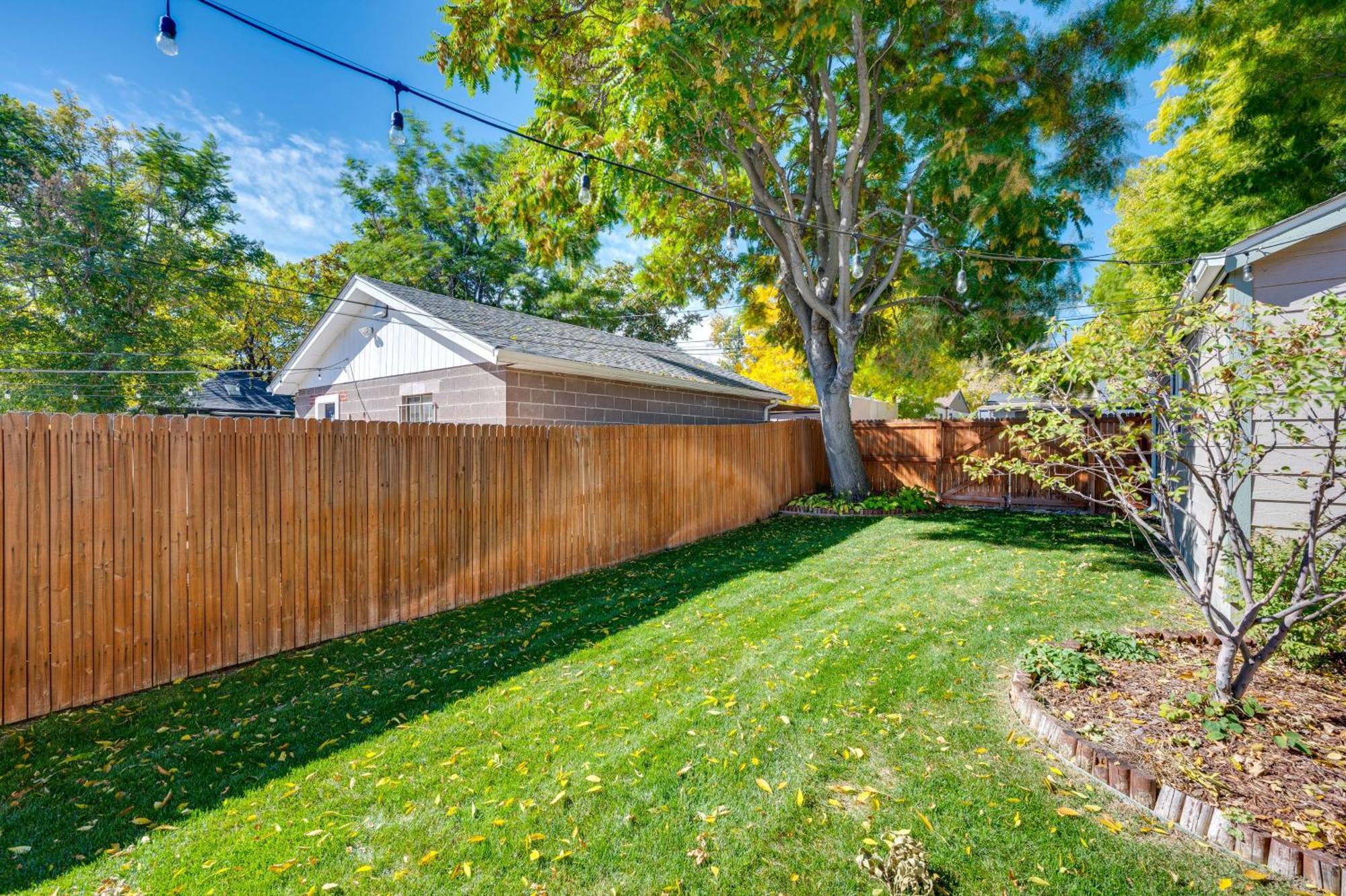 Holiday home Bright With Backyard And Patio!