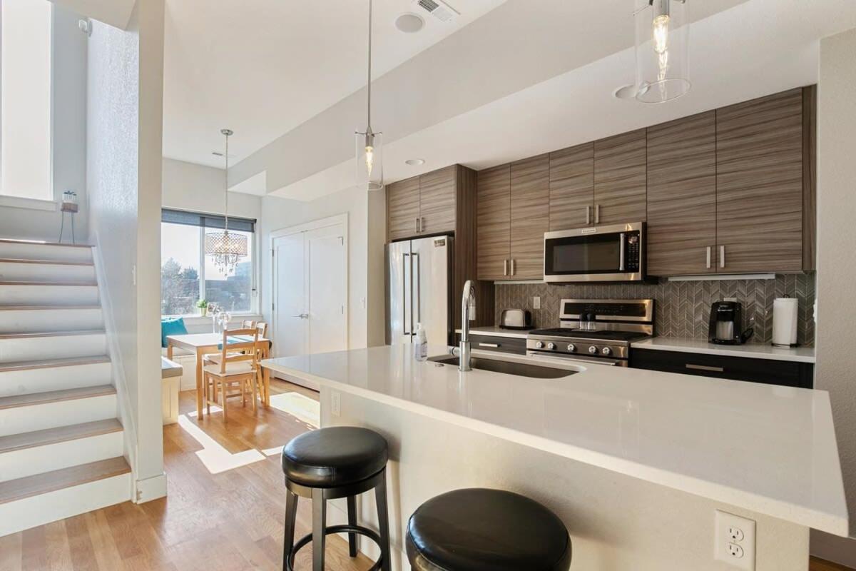 2 Bdr Roof Deck Walk To Broncos And Sloans * Denver