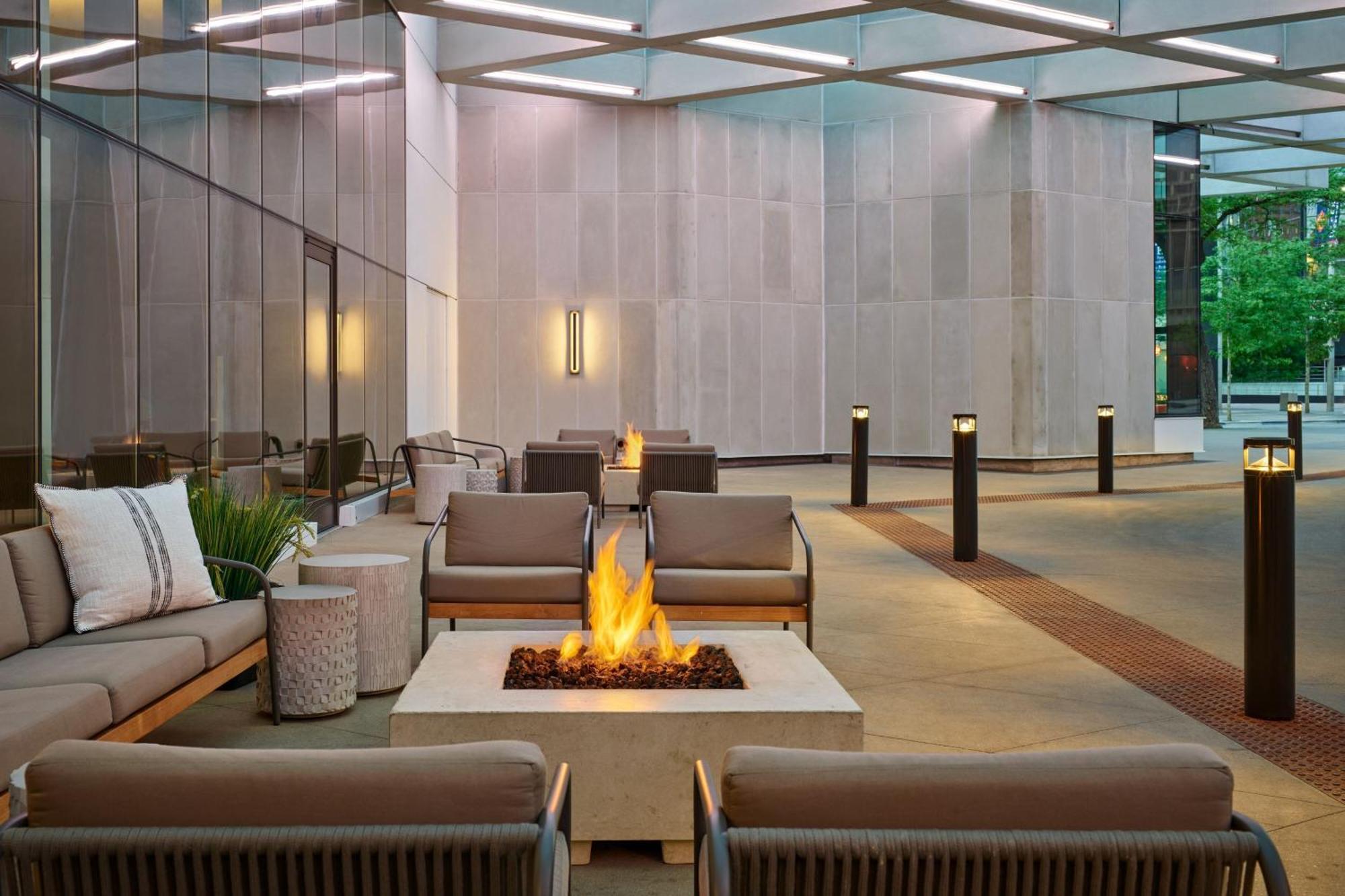 Sheraton Downtown Hotel 4*
