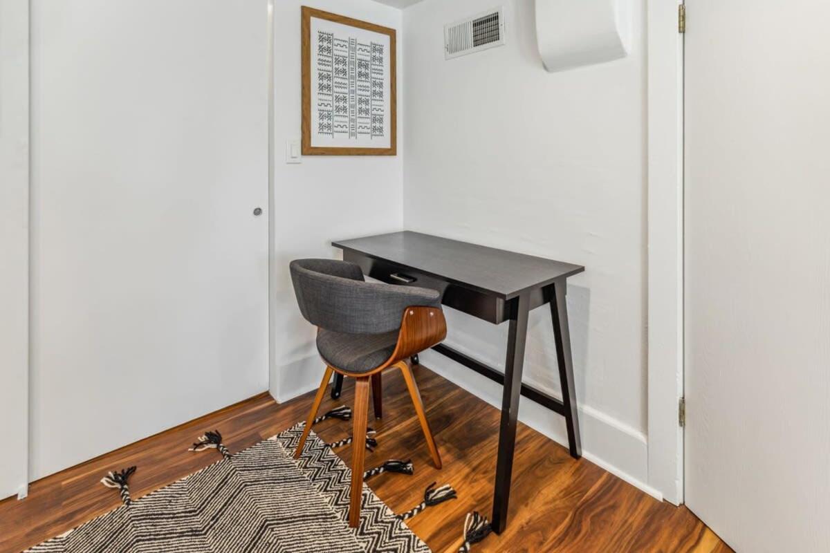 Stylish 2 Bedroom Apt Steps From Regis Tennyson St