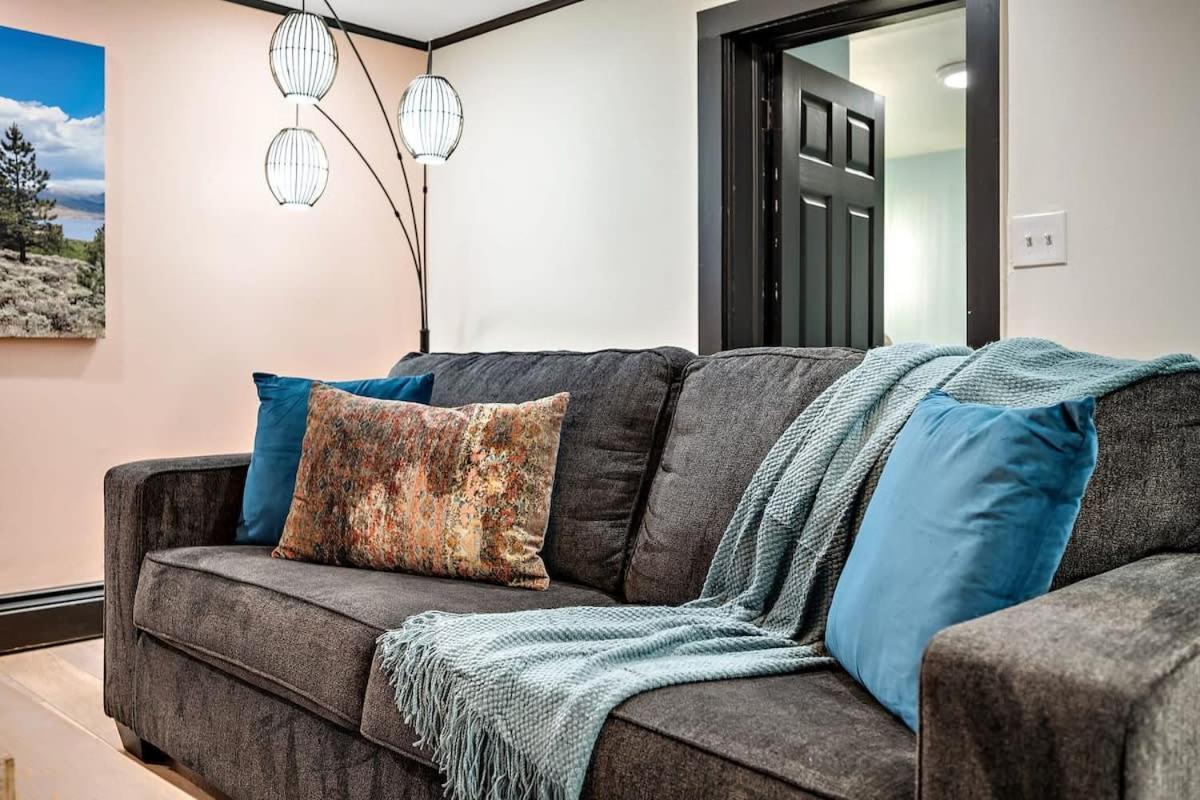 Charming & Updated Garden Level In Heart Of Denver